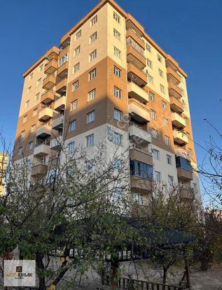 Bosnada Mesaj Cad. Üzeri Arakat Yeni Boyalı 3+1 Satılık Daire