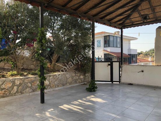 Dubleks Bahçeli Verandalı Eşyalı Yıllık Kiralık Villa