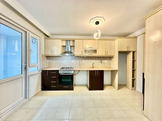 ꧁ay Emlak'tan꧂altınkum'da Denize 300 Mt Pazar Pazarında Müstakil Tadında Kombili Satılık 2+1 Daire