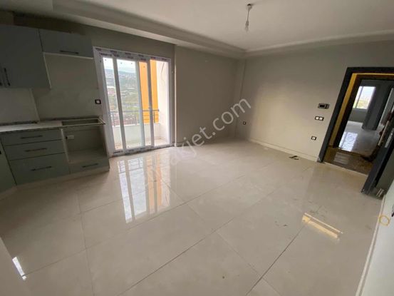 Mersin Erdemli Kocahasanlıda Uygun 1+1 Denize 200 Mt