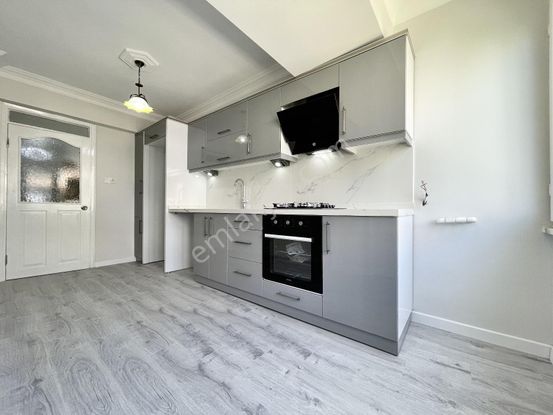 Berkay Demirel'den İkizçay'da Denize 500 M Ferah 3+1 Daire