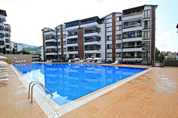 Gölcük Donanma Mh. Altınşehir'de Ara Kat 3+1 Kiralık Lüks Daire