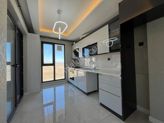 Ufuk Kılıç Emlak'tan Hastane Yanı Sitede 2+1 Teras Balkonlu 11. Kat Daire