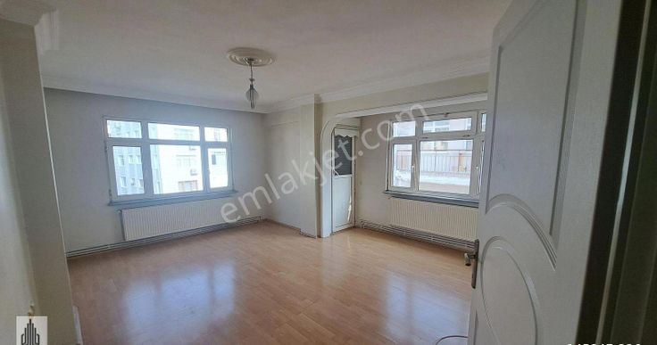 Doğandan Fatih Kocamustafapaşa Merkeze Yakın Kiralık 2+1 Çift Cephe Daire