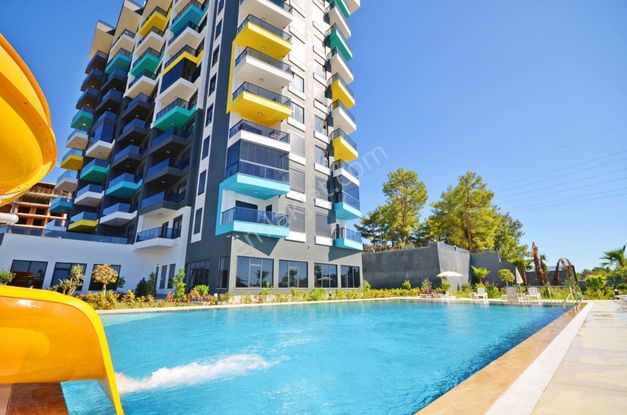 Avsalar'da Çam Bahçe Kompleksi'nde Satılık 1+1 Daire