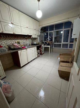 Ümraniye Atatürk Mahallesi Çarşı Metro Yürüme Mesafesi Temiz Daire 1.kat Balkon Merkezi Lokosyonda