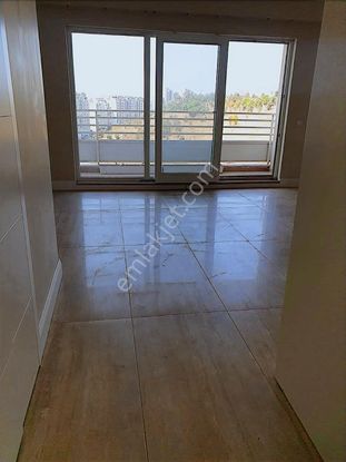 Atakent Ege Yakası Karşıyaka Sitesinde Kiralık 1+0 Stüdyo Daire