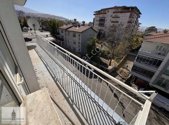 Paşaköşkünde Satılık Güney Çevre Yolu Yanında Daire