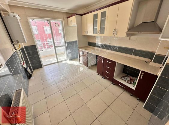 Kuşcağız Mahallesinde Katta Batı Cephe İskanlı Kök Tapu 3+1