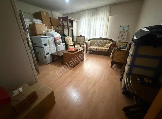 Şirinevler De Acil 2 Katlı Uygun Ev