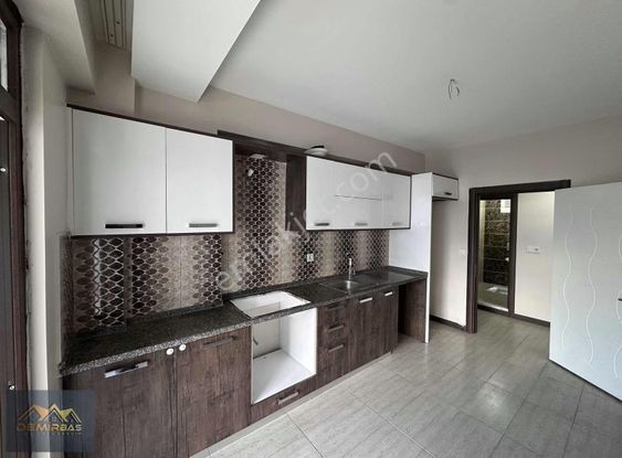 Demirbaş Gayrimenkulden Kiralık 3+1 Arakat Daire