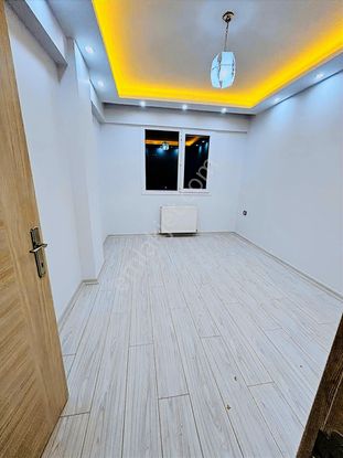 Acil Satılık Muradiye Mah. Satılık 2+1 Kapalı Mutfaklı Daire