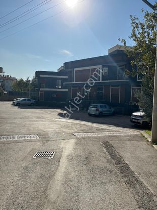 Buz Paten Pistine 600 M Mesafede Kiralık 3+1