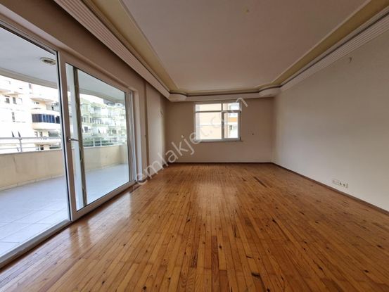 Saray Mahallesi'nde Kiralık 3+1 Ayrı Mutfak Daire