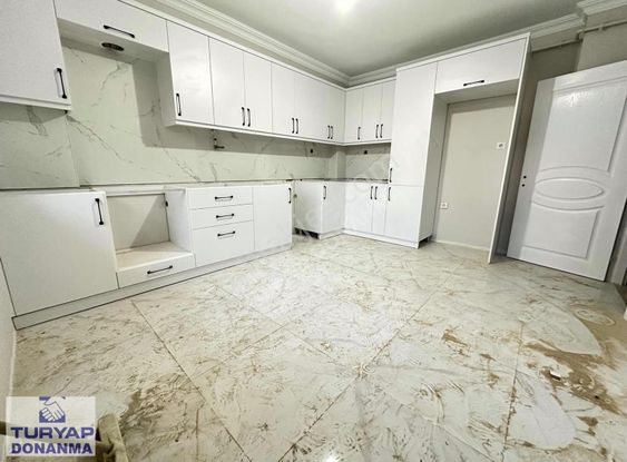 Merkezi Konumda 3+1 Yüksek Giriş 3+1geniş İçi Sıfır Yapılı Daire