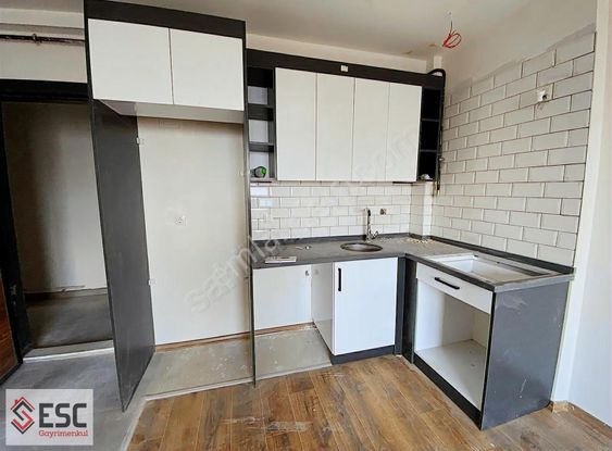 Esc'den Deniz Mh'de Kiracılı Havuzlu Satılık 1+1 Esc1791