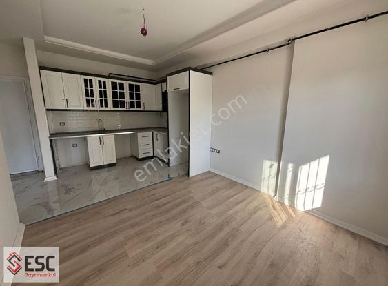 Esc'den 75.yıl'da Satılık 1+1 Fırsat Daire Esc2279