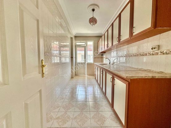 ꧁ay Emlaktan꧂akçay'da Kapalı Otoparklı Ayrı Mutfak Denize Yakın Satılık 2+1 Masrafsız Geniş Daire