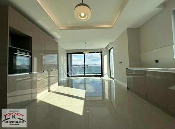 Pineta Konutları_7/24 Güvenlik_k.garajlı Güney Cp 211m2 1kat 4+1