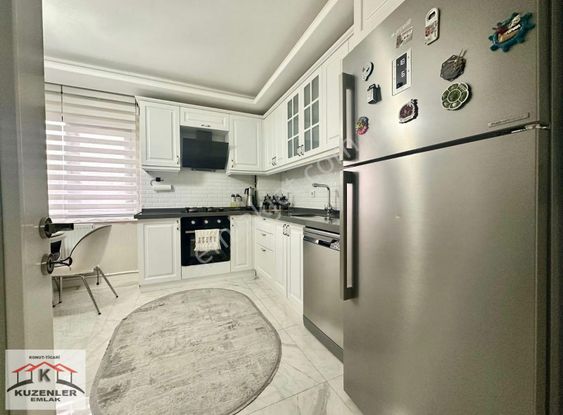Kuzenler'den Cumhuriyet Mah.sitede G.odalı_teraslı 4kat Lüks 4+1