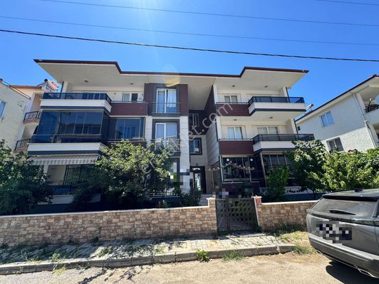 ꧁ay Emlaktan꧂akçay'da Ön Cephe Geniş Balkonlu 6 Yaşında Satılık 2+1 Lüks Daire