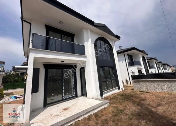 Başiskele Yeniköy Life Gardens Satılık 4+1 İkiz Villa