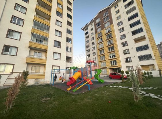 Fırsat!karanlife Sitesinde 145m2 Ön Cephe Manzaralı Satılık 3+1