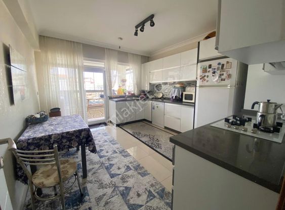 Acil Satılık! Ege'de Full Yapılı 3+1 Ön Cephe Çift Bloklu Sitede