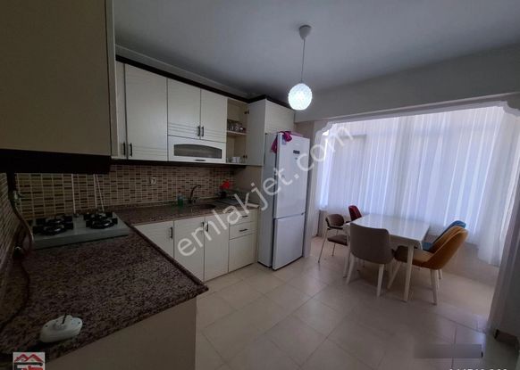 Akhisar Hürriyet Fahri Sertel Emlaktan Eşyalı 3+1 Kiralık Daire