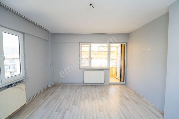 C21 Cius; Askerlik Şubesi Civarı Köşe Arakat 2+1 Kiralık Daire