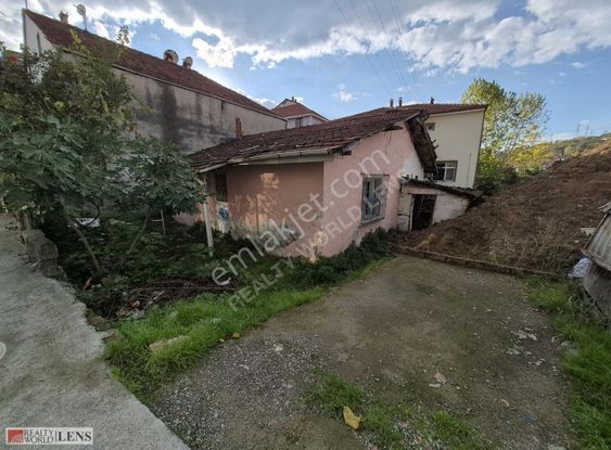 Maltepe'de Takasa Açık İmarlı Arsa Ve Müstakil Ev