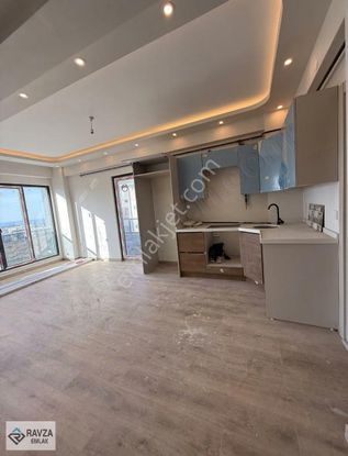 Ravza Emlak'tan Bahçe Kullanımlı, Deniz Manzaralı 2+2 Dubleks