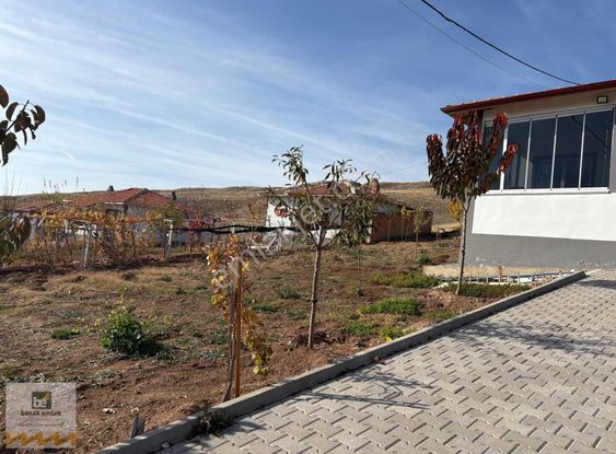 Sarmasada İçinde Ev Olan Hobi Bahçesi