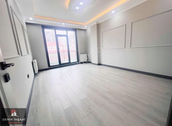 Demir İnşaat 50.yıl Mah Cadde Üzeri Sıfır Lüx Arakat Daireler