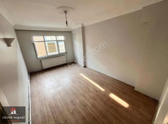 Demir İnşaat'tan Esentepe Mah'de 2+1 95m2 Cad Yakın 3.kat Daire