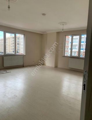 Tunç'tan Satılık İkinisan Caddesin De 3+1