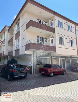 Vezirev Emlak'tan Taşkale Mah. 2+1 Doğalgazlı Kiralık Daire