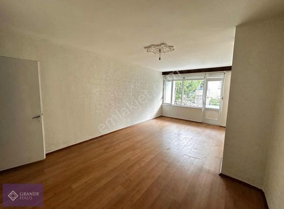 Üçgen Mah. Katta, Ayrı Mutfaklı, Asansörlü 2+1 Kiralık Daire