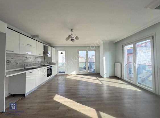 Kadıköy Yeldeğirmeni Yeni Bina Asansörlü 2+1 Satılık Daire