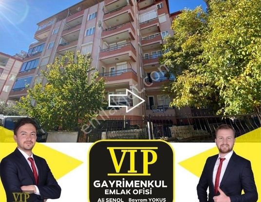 Vip Gayrimenkul'den Çarşı Merkezinde 1.kat 3+1 Daire