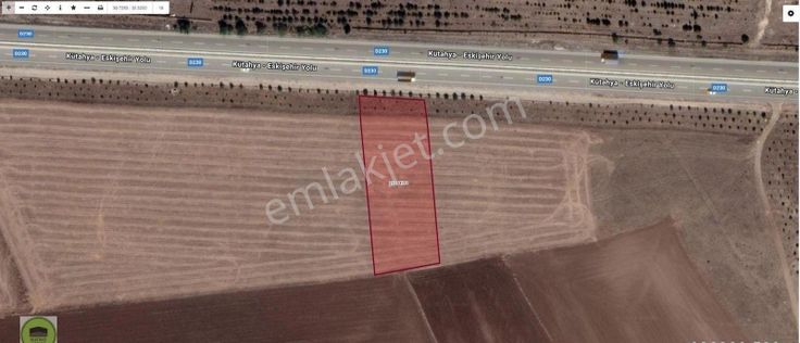 Buewo'dan / Aşağıkartal'da Kütahya Yoluna Cepheli / 3427m² Tarla