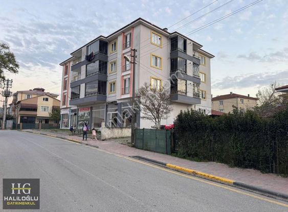 Ferizli Merkez 2+1 Dükkan Üstü Asansörlü Çitf Balkonlu Satılık