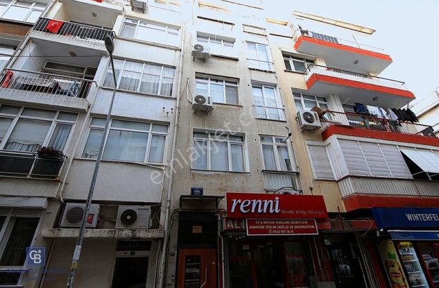 Karşıyaka Çarşıda Kiralık 2+1 Tadilatlı Daire