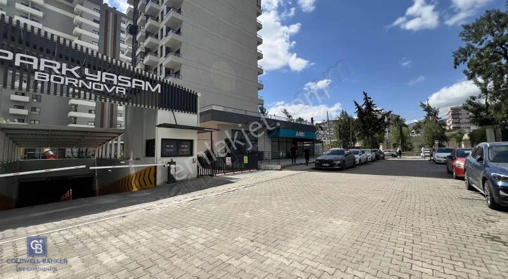 Parkyaşam Bornova Sitesi'nde 3+1 Havuz Cepheli Satılık Daire