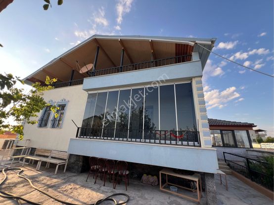 Hürriyet Mah.2 Katlı Müstakil Ev Ve 1202m2 Arsalı 2 Parselli Satılık Müstakil