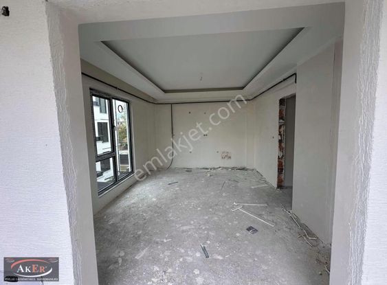 Aker Emlaktan Satılık Koridorlu 1+1 Lüks Daire
