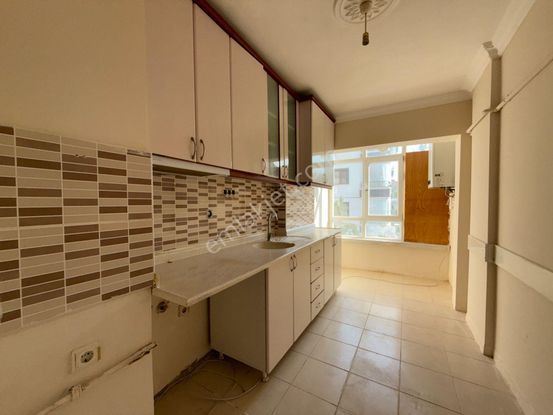 Ufuk Kılıç Emlak'tan Ara Kat Güney Cephe Masrafsız Kaçırılmayacak Daire