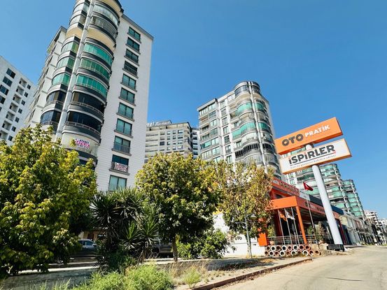 Şenbayrak Plaza'da 4+1 300m2 7/24 Güvenlik Kapalı Yüzme Havuzlu