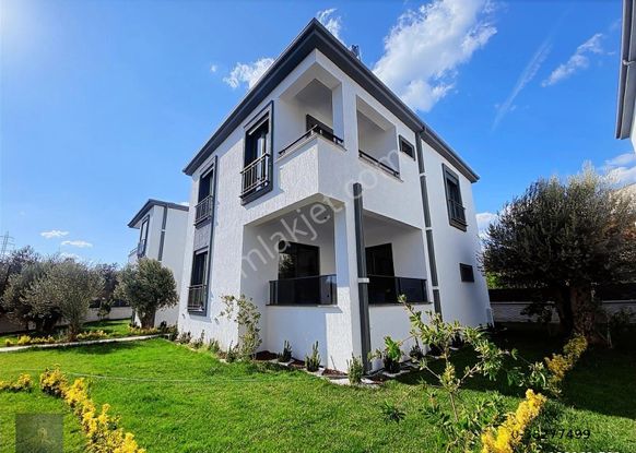 Mera Emlaktan Zeytinlide Tam Müstakil Bahçeli 5+1 Ultralüx Villa