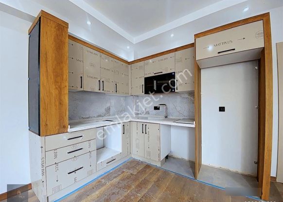 Mera Emlaktan Camivasat Mh 2+1 Arakat Çift Cephe Lüx Sıfır Daire